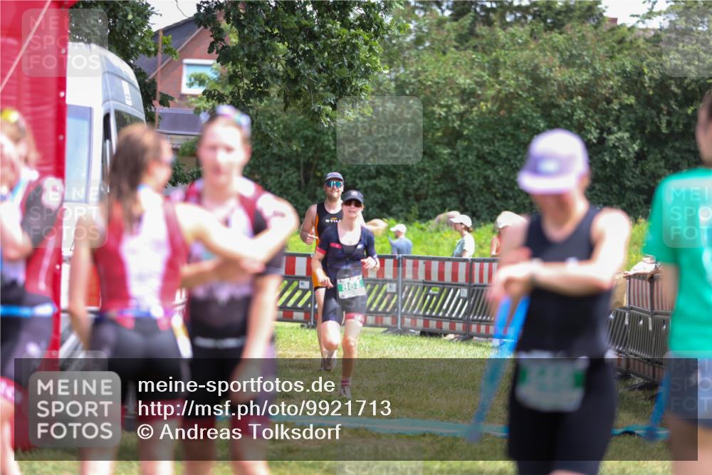 21.06.2026 - 29. Vierlanden-Triathlon Andreas Tolksdorf http://msf.ph/oto/9921713 21.06.2026 13:37:56 Ziel 720, 863, 997 meine-sportfotos.de
