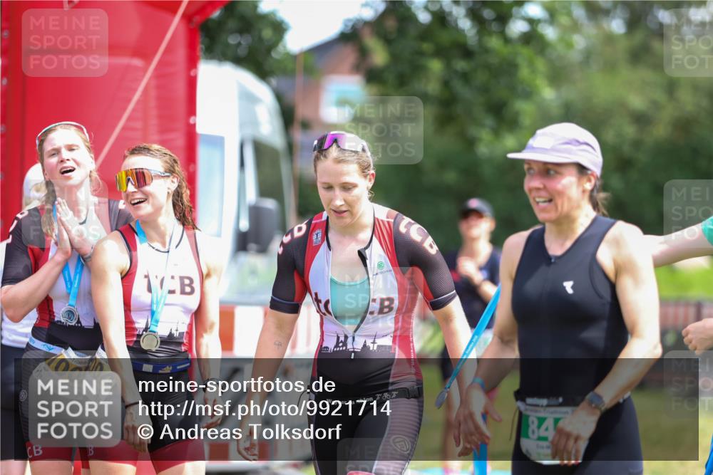 21.06.2026 - 29. Vierlanden-Triathlon Andreas Tolksdorf http://msf.ph/oto/9921714 21.06.2026 13:37:58 Ziel 720, 863, 997 meine-sportfotos.de