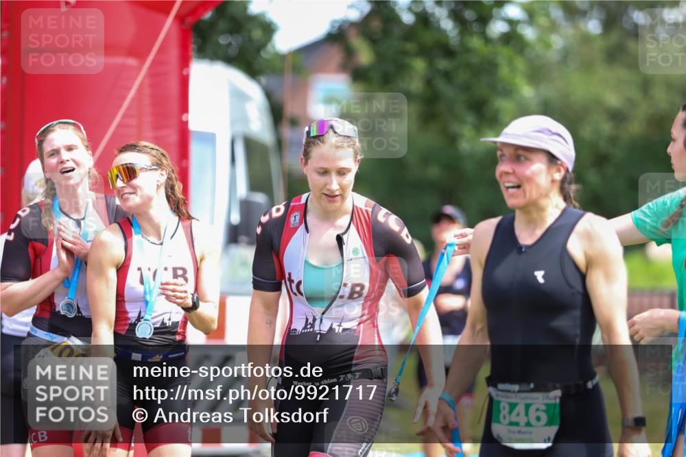 21.06.2026 - 29. Vierlanden-Triathlon Andreas Tolksdorf http://msf.ph/oto/9921717 21.06.2026 13:37:58 Ziel 720, 863, 997 meine-sportfotos.de