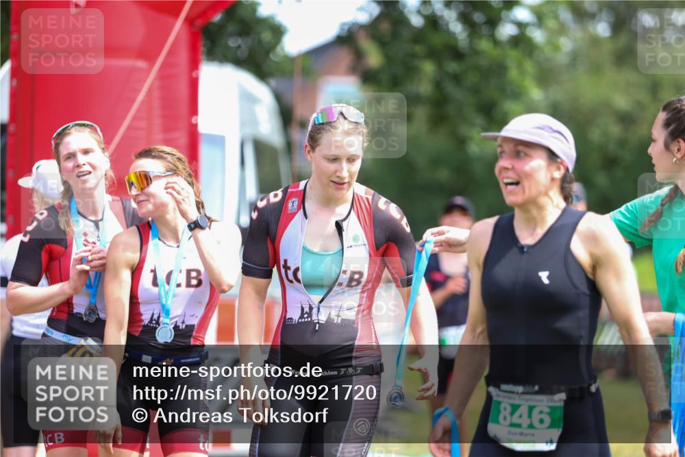 21.06.2026 - 29. Vierlanden-Triathlon Andreas Tolksdorf http://msf.ph/oto/9921720 21.06.2026 13:37:58 Ziel 720, 863, 997 meine-sportfotos.de