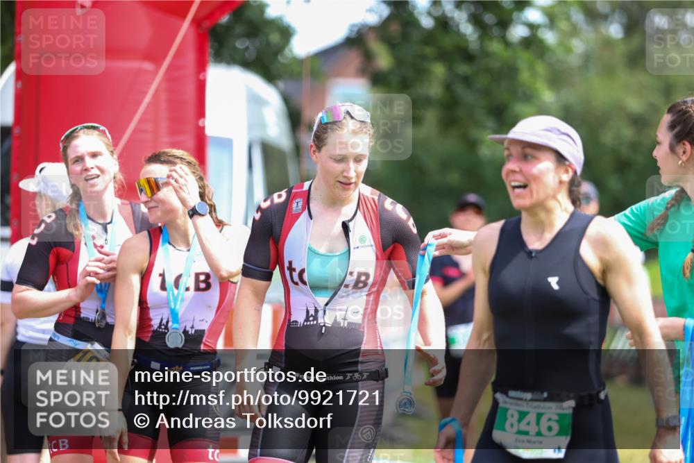 21.06.2026 - 29. Vierlanden-Triathlon Andreas Tolksdorf http://msf.ph/oto/9921721 21.06.2026 13:37:58 Ziel 720, 863, 997 meine-sportfotos.de