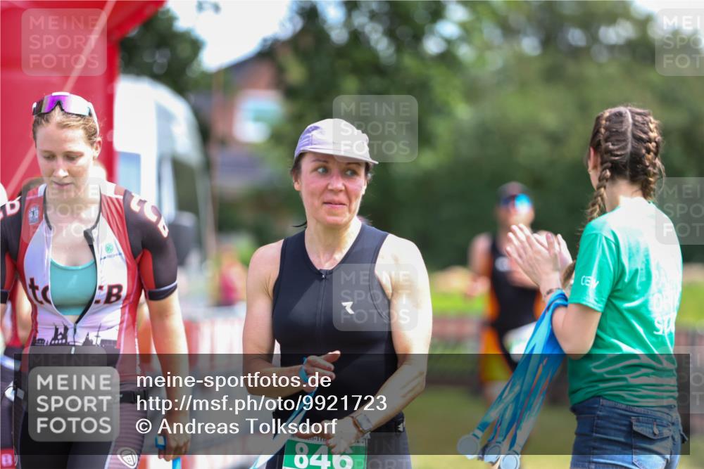 21.06.2026 - 29. Vierlanden-Triathlon Andreas Tolksdorf http://msf.ph/oto/9921723 21.06.2026 13:37:59 Ziel 720, 863, 997 meine-sportfotos.de