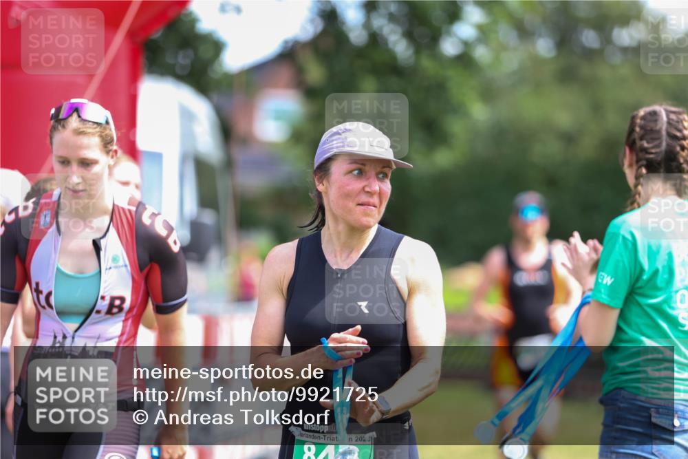 21.06.2026 - 29. Vierlanden-Triathlon Andreas Tolksdorf http://msf.ph/oto/9921725 21.06.2026 13:37:59 Ziel 720, 863, 997 meine-sportfotos.de