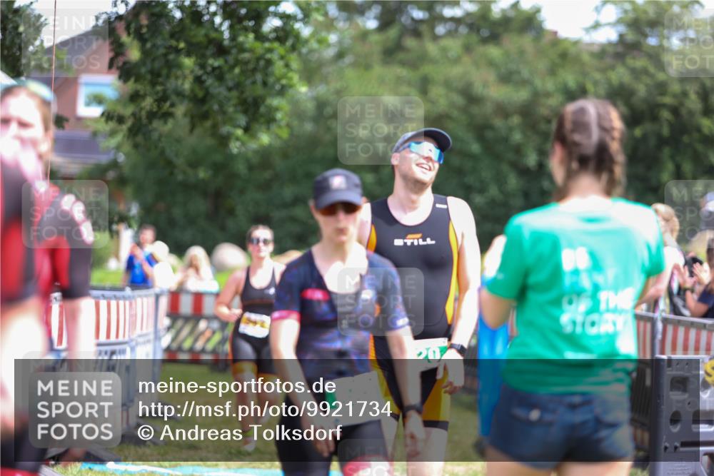21.06.2026 - 29. Vierlanden-Triathlon Andreas Tolksdorf http://msf.ph/oto/9921734 21.06.2026 13:38:02 Ziel 720, 863, 997 meine-sportfotos.de