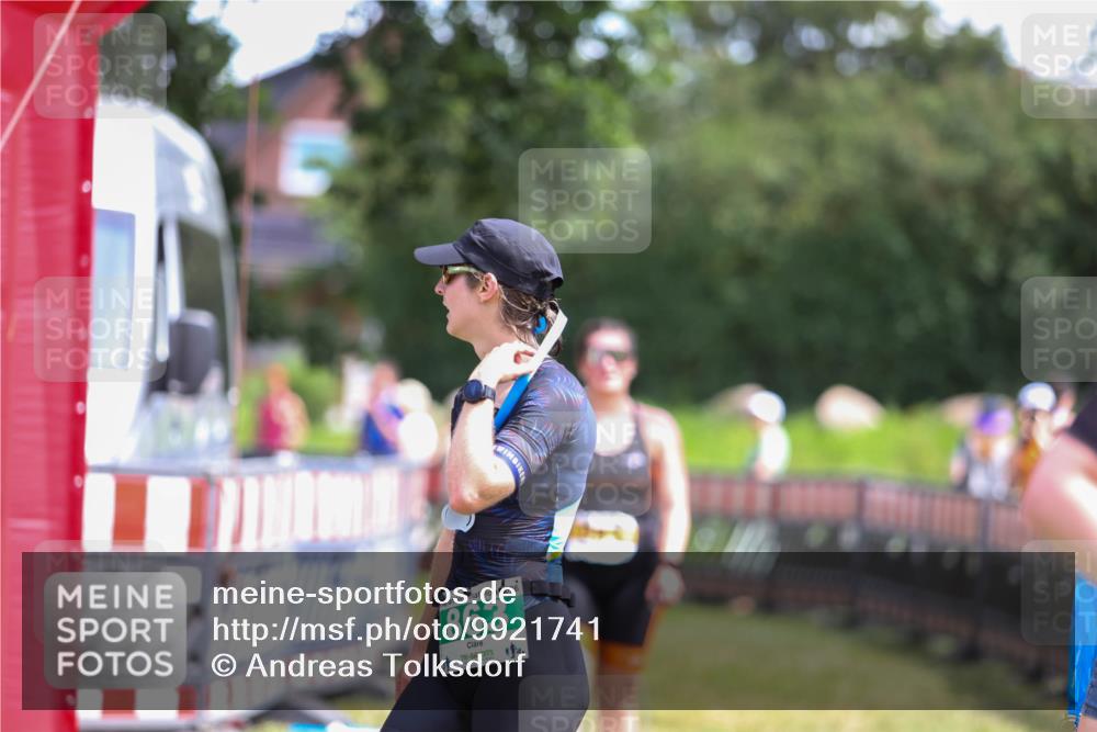 21.06.2026 - 29. Vierlanden-Triathlon Andreas Tolksdorf http://msf.ph/oto/9921741 21.06.2026 13:38:05 Ziel 997 meine-sportfotos.de