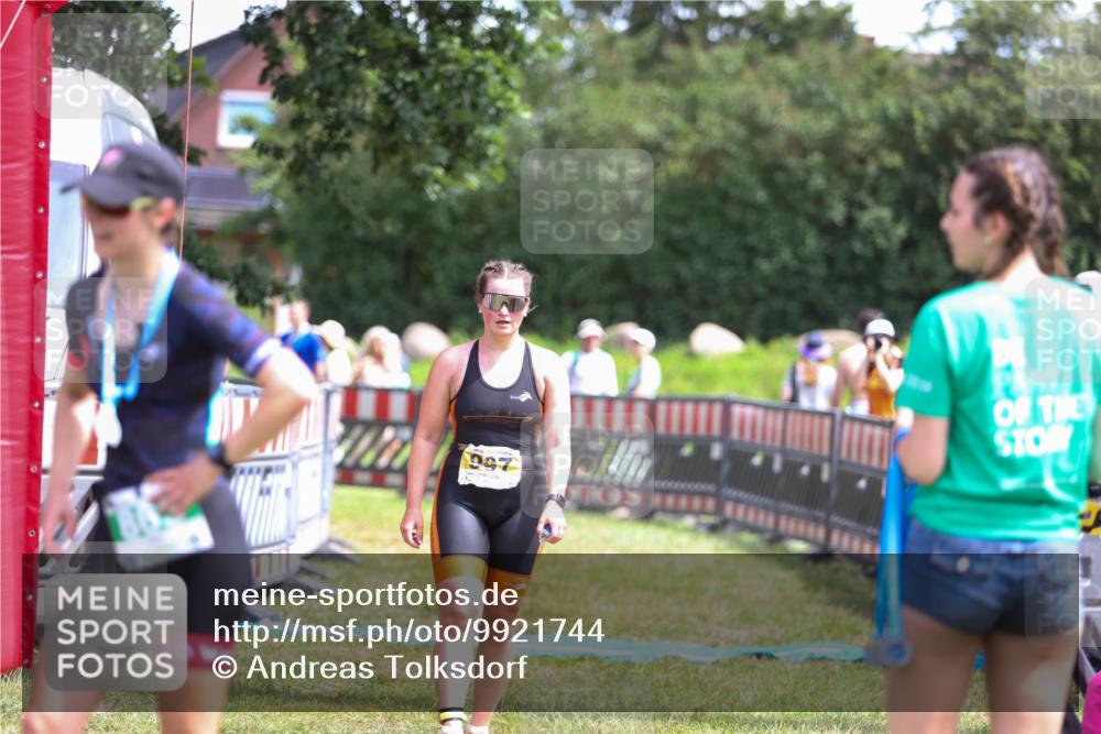 21.06.2026 - 29. Vierlanden-Triathlon Andreas Tolksdorf http://msf.ph/oto/9921744 21.06.2026 13:38:06 Ziel 997 meine-sportfotos.de