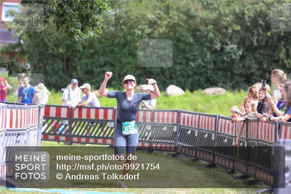 21.06.2026 - 29. Vierlanden-Triathlon Andreas Tolksdorf http://msf.ph/oto/9921754 21.06.2026 13:38:28 Ziel 763, 854 meine-sportfotos.de