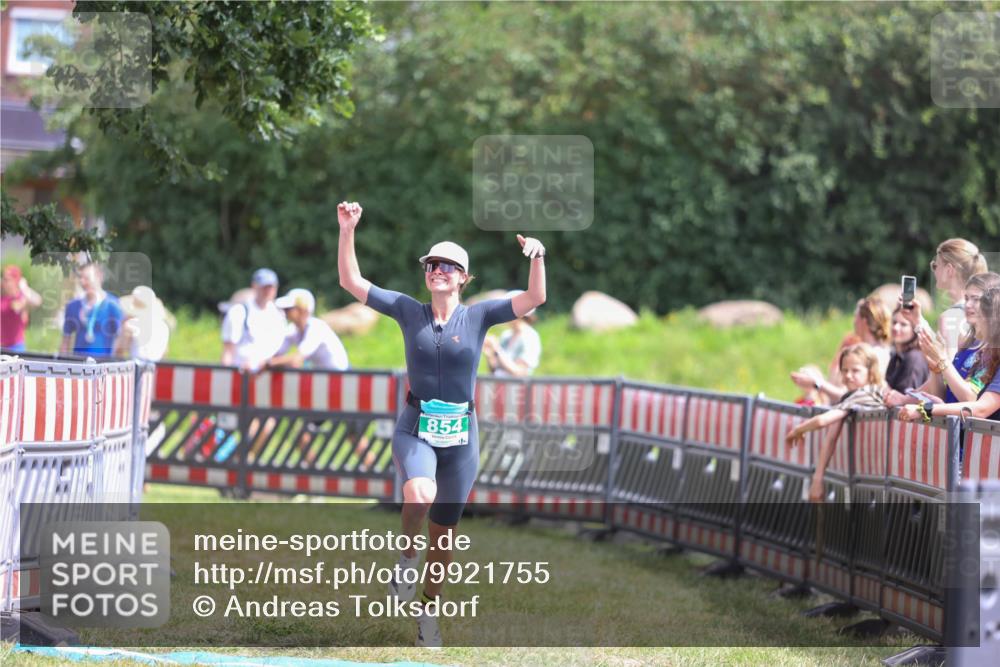 21.06.2026 - 29. Vierlanden-Triathlon Andreas Tolksdorf http://msf.ph/oto/9921755 21.06.2026 13:38:28 Ziel 763, 854 meine-sportfotos.de