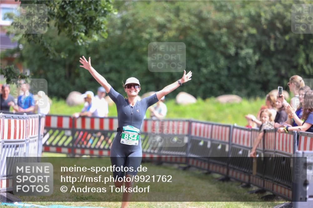 21.06.2026 - 29. Vierlanden-Triathlon Andreas Tolksdorf http://msf.ph/oto/9921762 21.06.2026 13:38:28 Ziel 763, 854 meine-sportfotos.de