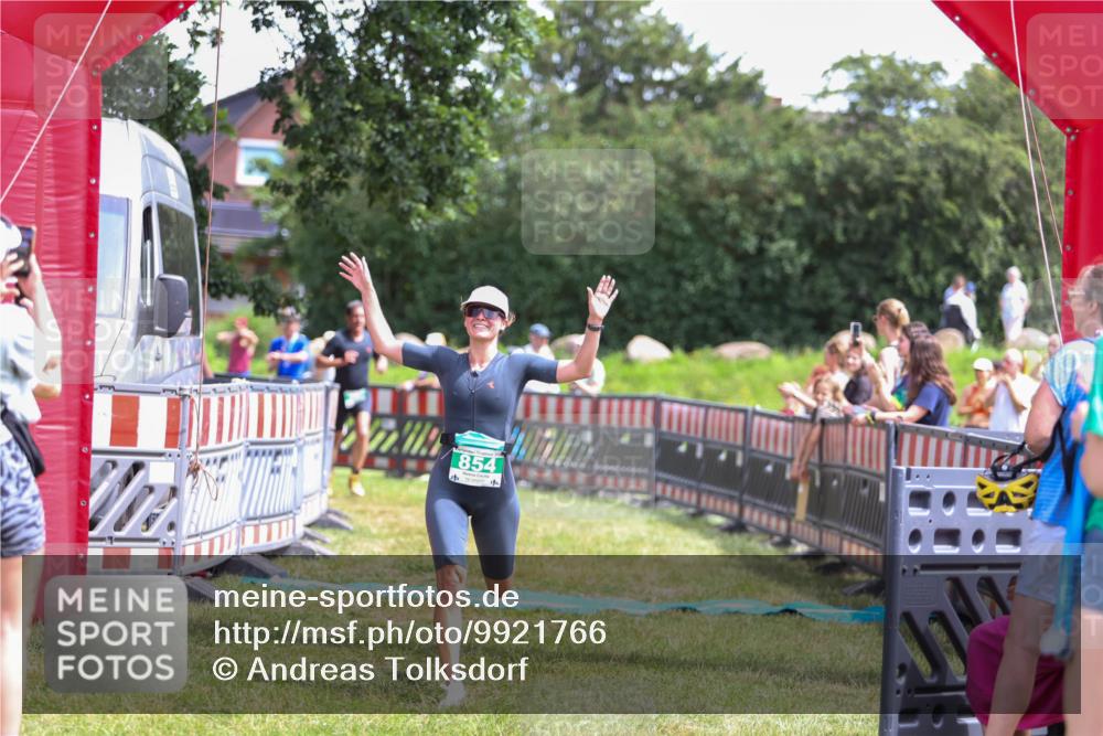 21.06.2026 - 29. Vierlanden-Triathlon Andreas Tolksdorf http://msf.ph/oto/9921766 21.06.2026 13:38:29 Ziel 763, 854 meine-sportfotos.de