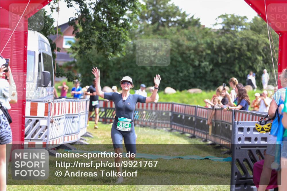 21.06.2026 - 29. Vierlanden-Triathlon Andreas Tolksdorf http://msf.ph/oto/9921767 21.06.2026 13:38:29 Ziel 763, 854 meine-sportfotos.de