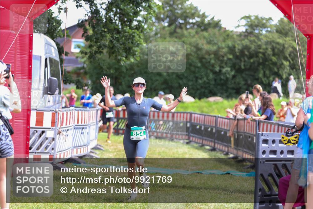 21.06.2026 - 29. Vierlanden-Triathlon Andreas Tolksdorf http://msf.ph/oto/9921769 21.06.2026 13:38:30 Ziel 763, 854 meine-sportfotos.de