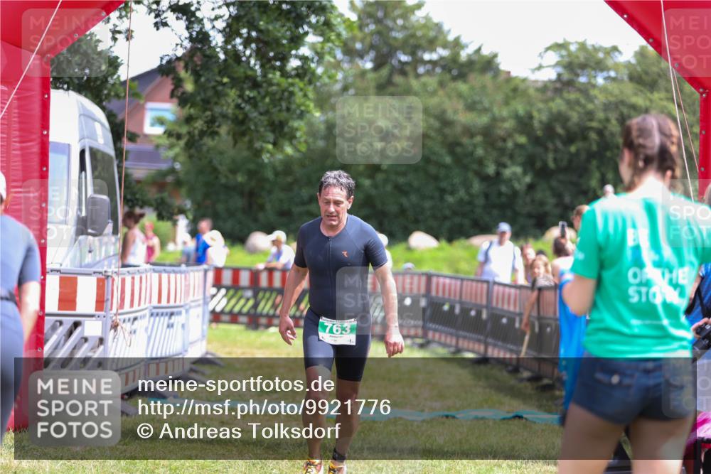 21.06.2026 - 29. Vierlanden-Triathlon Andreas Tolksdorf http://msf.ph/oto/9921776 21.06.2026 13:38:35 Ziel 763, 800 meine-sportfotos.de