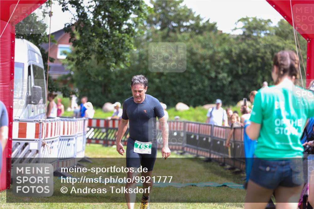 21.06.2026 - 29. Vierlanden-Triathlon Andreas Tolksdorf http://msf.ph/oto/9921777 21.06.2026 13:38:35 Ziel 763, 800 meine-sportfotos.de