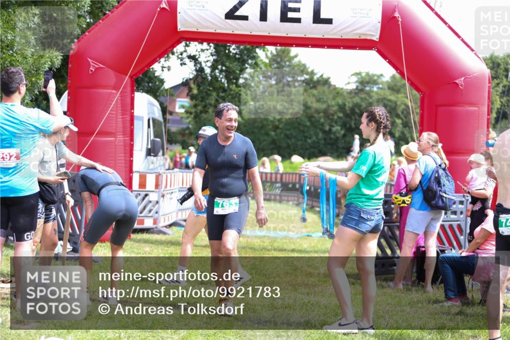 21.06.2026 - 29. Vierlanden-Triathlon Andreas Tolksdorf http://msf.ph/oto/9921783 21.06.2026 13:38:37 Ziel 763, 800 meine-sportfotos.de
