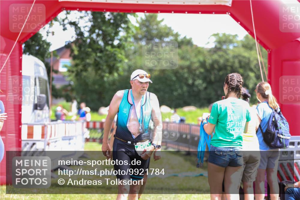 21.06.2026 - 29. Vierlanden-Triathlon Andreas Tolksdorf http://msf.ph/oto/9921784 21.06.2026 13:38:56 Ziel 99, 644, 795 meine-sportfotos.de