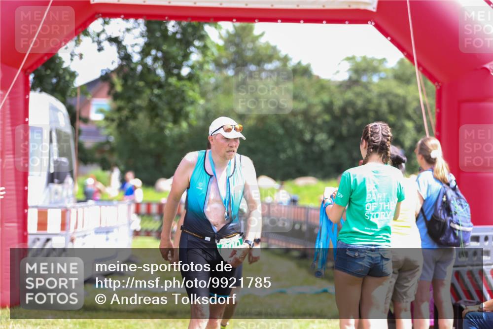 21.06.2026 - 29. Vierlanden-Triathlon Andreas Tolksdorf http://msf.ph/oto/9921785 21.06.2026 13:38:56 Ziel 99, 644, 795 meine-sportfotos.de