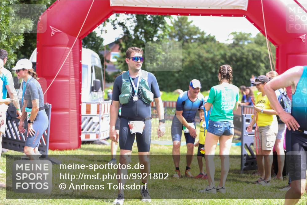 21.06.2026 - 29. Vierlanden-Triathlon Andreas Tolksdorf http://msf.ph/oto/9921802 21.06.2026 13:39:02 Ziel 644, 795 meine-sportfotos.de