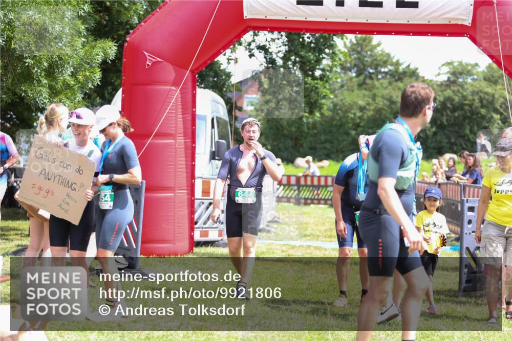 21.06.2026 - 29. Vierlanden-Triathlon Andreas Tolksdorf http://msf.ph/oto/9921806 21.06.2026 13:39:04 Ziel 644 meine-sportfotos.de
