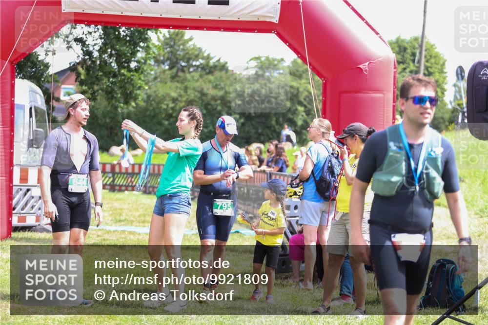 21.06.2026 - 29. Vierlanden-Triathlon Andreas Tolksdorf http://msf.ph/oto/9921809 21.06.2026 13:39:06 Ziel  meine-sportfotos.de