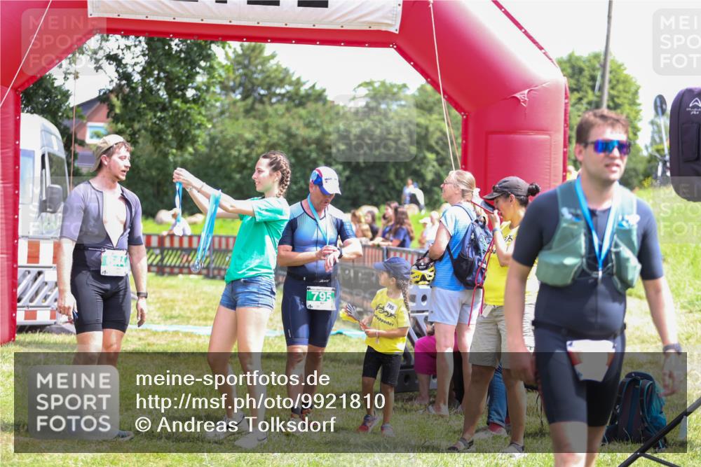 21.06.2026 - 29. Vierlanden-Triathlon Andreas Tolksdorf http://msf.ph/oto/9921810 21.06.2026 13:39:06 Ziel  meine-sportfotos.de
