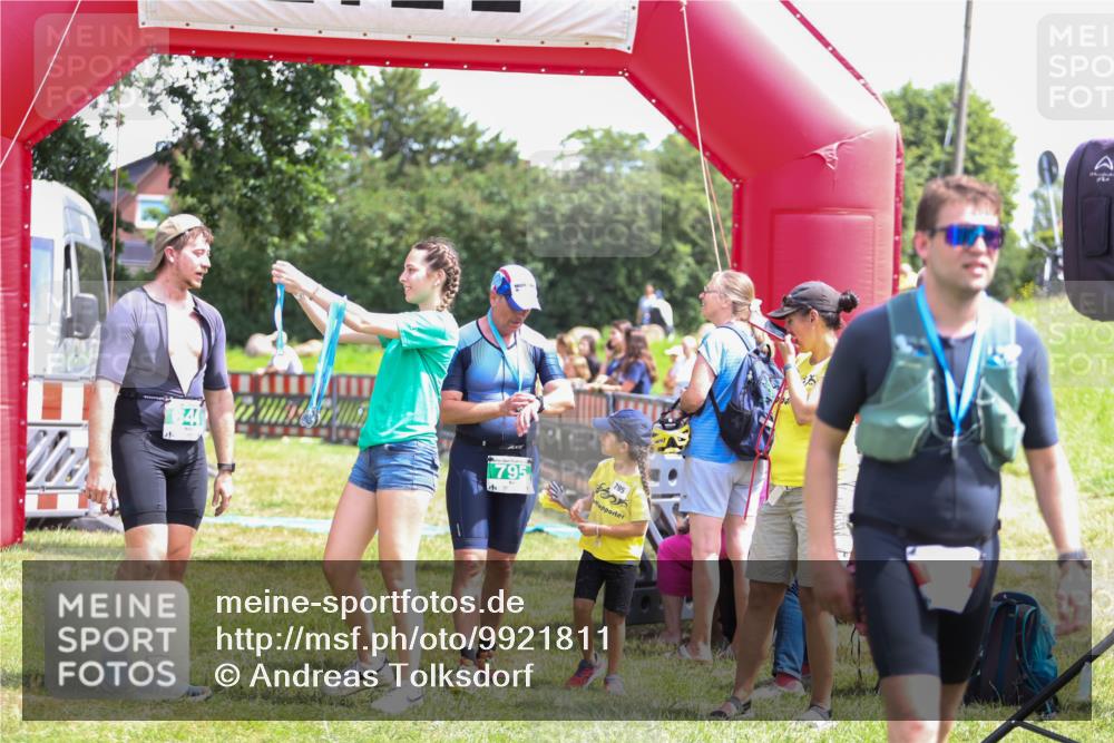 21.06.2026 - 29. Vierlanden-Triathlon Andreas Tolksdorf http://msf.ph/oto/9921811 21.06.2026 13:39:06 Ziel  meine-sportfotos.de