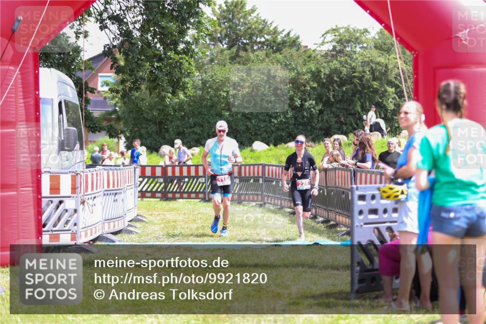 21.06.2026 - 29. Vierlanden-Triathlon Andreas Tolksdorf http://msf.ph/oto/9921820 21.06.2026 13:39:28 Ziel 115, 225 meine-sportfotos.de