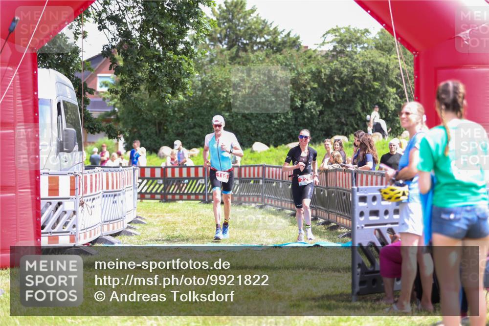 21.06.2026 - 29. Vierlanden-Triathlon Andreas Tolksdorf http://msf.ph/oto/9921822 21.06.2026 13:39:28 Ziel 115, 225 meine-sportfotos.de