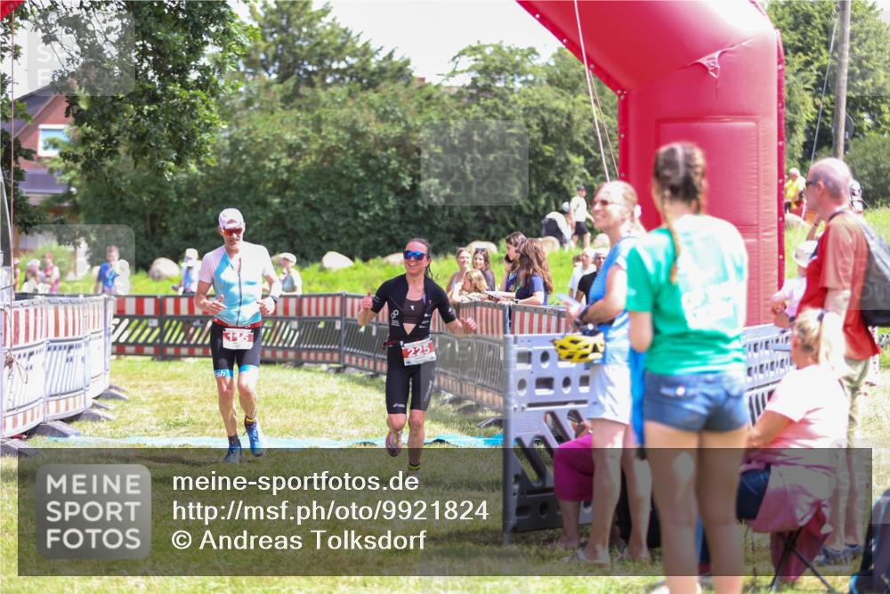 21.06.2026 - 29. Vierlanden-Triathlon Andreas Tolksdorf http://msf.ph/oto/9921824 21.06.2026 13:39:29 Ziel 115, 225 meine-sportfotos.de