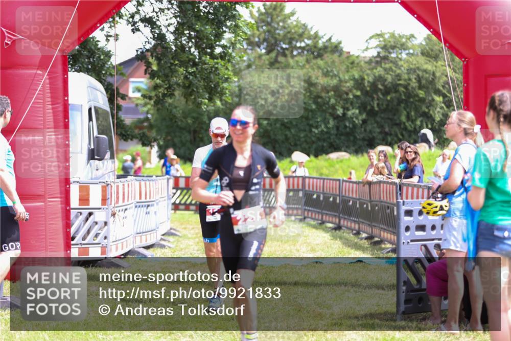 21.06.2026 - 29. Vierlanden-Triathlon Andreas Tolksdorf http://msf.ph/oto/9921833 21.06.2026 13:39:31 Ziel 115, 225 meine-sportfotos.de
