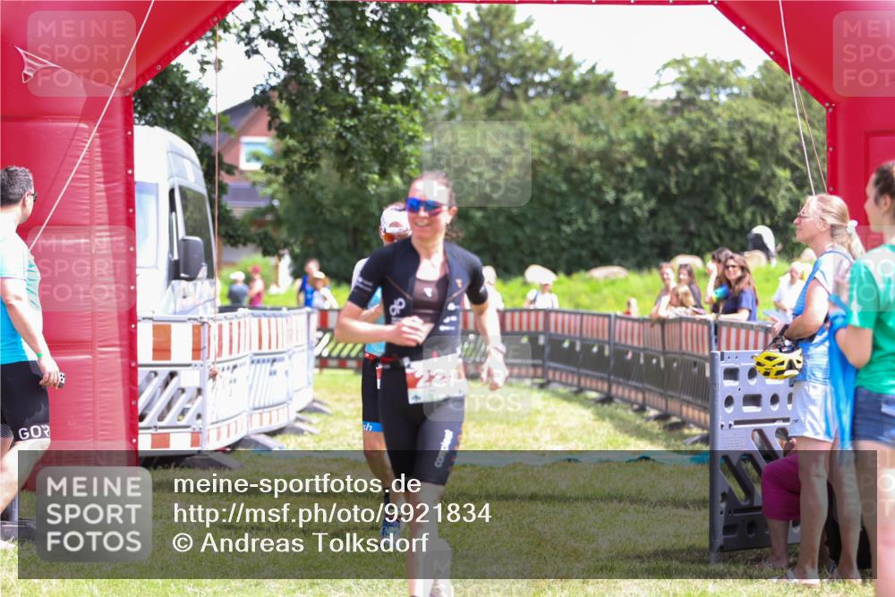 21.06.2026 - 29. Vierlanden-Triathlon Andreas Tolksdorf http://msf.ph/oto/9921834 21.06.2026 13:39:31 Ziel 115, 225 meine-sportfotos.de