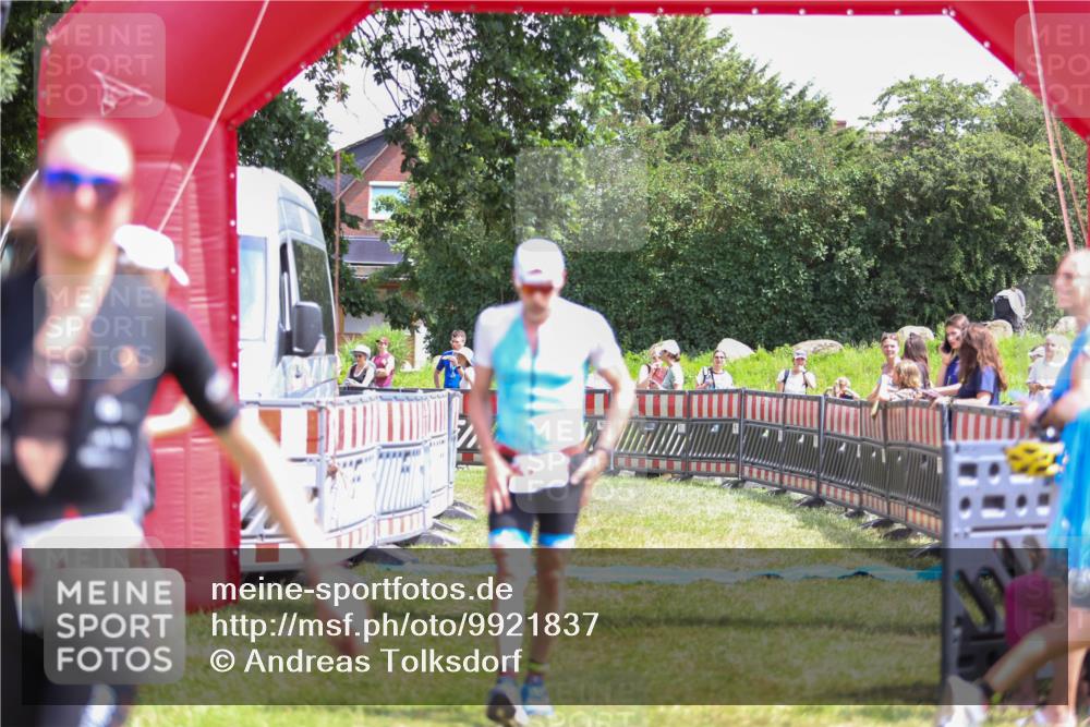 21.06.2026 - 29. Vierlanden-Triathlon Andreas Tolksdorf http://msf.ph/oto/9921837 21.06.2026 13:39:33 Ziel 115, 225 meine-sportfotos.de