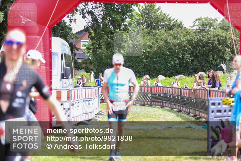 21.06.2026 - 29. Vierlanden-Triathlon Andreas Tolksdorf http://msf.ph/oto/9921838 21.06.2026 13:39:33 Ziel 115, 225 meine-sportfotos.de