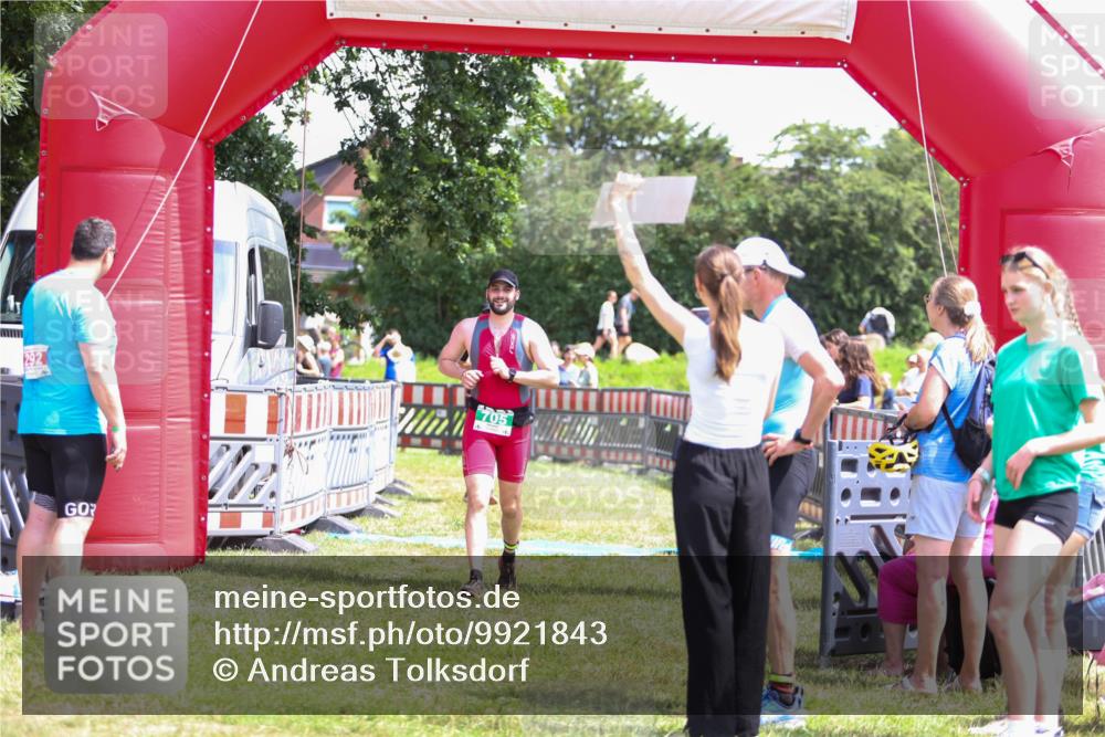 21.06.2026 - 29. Vierlanden-Triathlon Andreas Tolksdorf http://msf.ph/oto/9921843 21.06.2026 13:39:46 Ziel 69, 705 meine-sportfotos.de