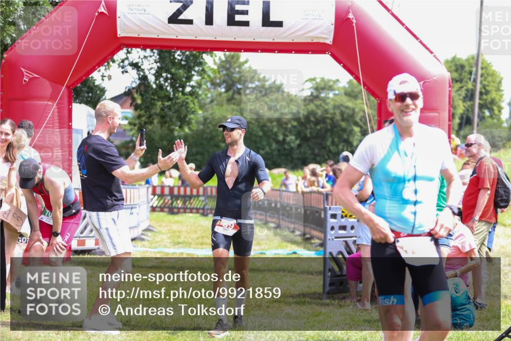 21.06.2026 - 29. Vierlanden-Triathlon Andreas Tolksdorf http://msf.ph/oto/9921859 21.06.2026 13:39:55 Ziel  meine-sportfotos.de