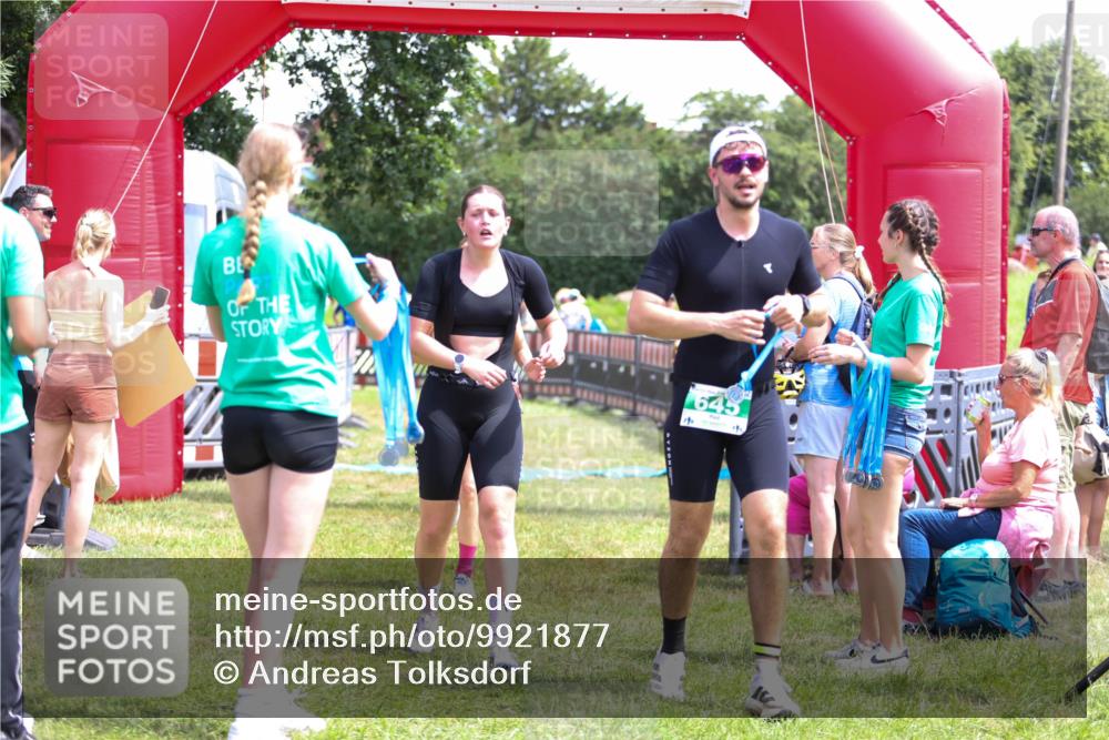 21.06.2026 - 29. Vierlanden-Triathlon Andreas Tolksdorf http://msf.ph/oto/9921877 21.06.2026 13:40:42 Ziel 267, 645, 879 meine-sportfotos.de