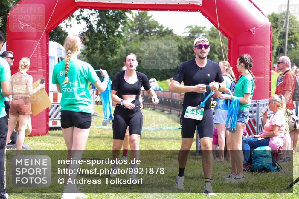 21.06.2026 - 29. Vierlanden-Triathlon Andreas Tolksdorf http://msf.ph/oto/9921878 21.06.2026 13:40:42 Ziel 267, 645, 879 meine-sportfotos.de