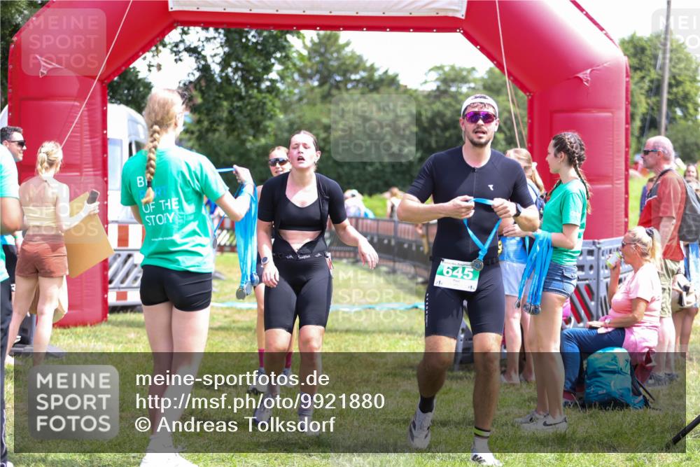 21.06.2026 - 29. Vierlanden-Triathlon Andreas Tolksdorf http://msf.ph/oto/9921880 21.06.2026 13:40:42 Ziel 267, 645, 879 meine-sportfotos.de