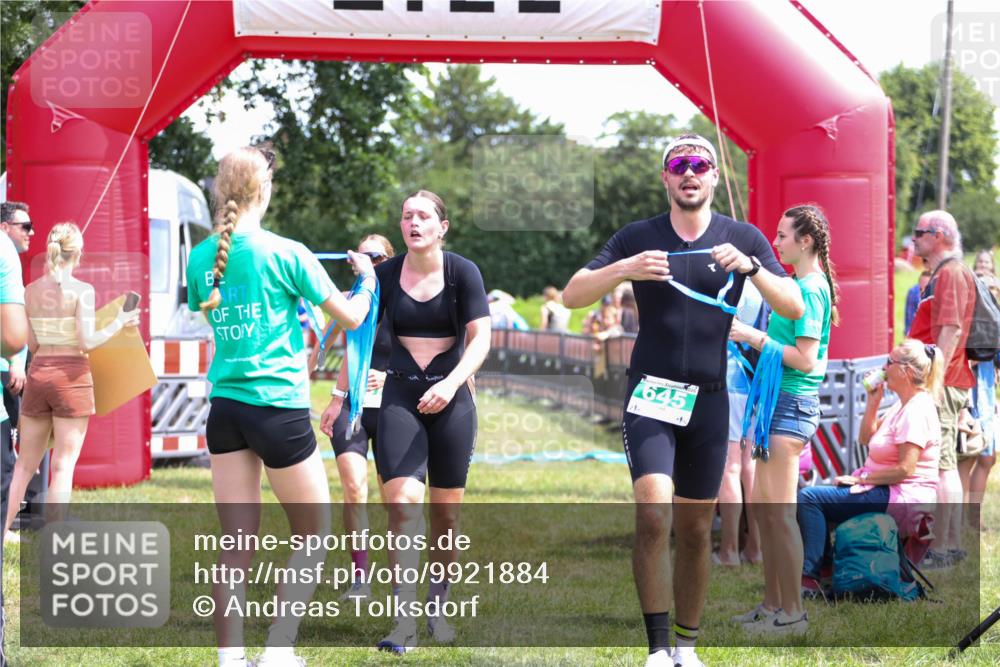 21.06.2026 - 29. Vierlanden-Triathlon Andreas Tolksdorf http://msf.ph/oto/9921884 21.06.2026 13:40:42 Ziel 267, 645, 879 meine-sportfotos.de