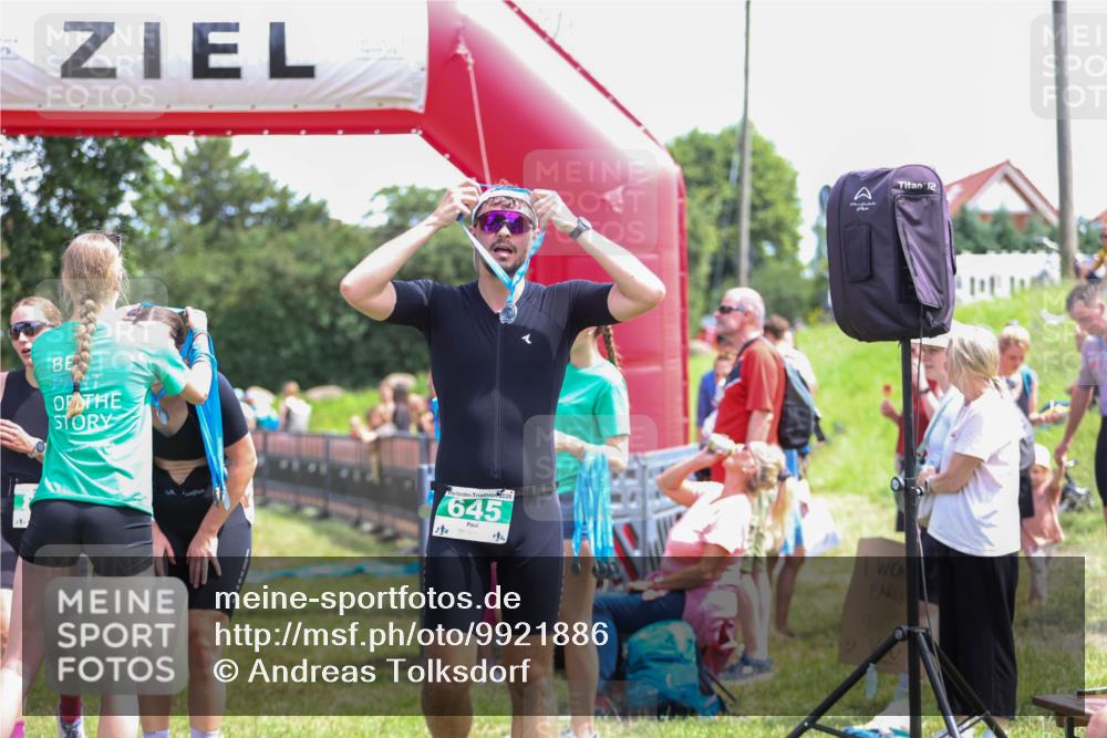 21.06.2026 - 29. Vierlanden-Triathlon Andreas Tolksdorf http://msf.ph/oto/9921886 21.06.2026 13:40:43 Ziel 267, 879 meine-sportfotos.de
