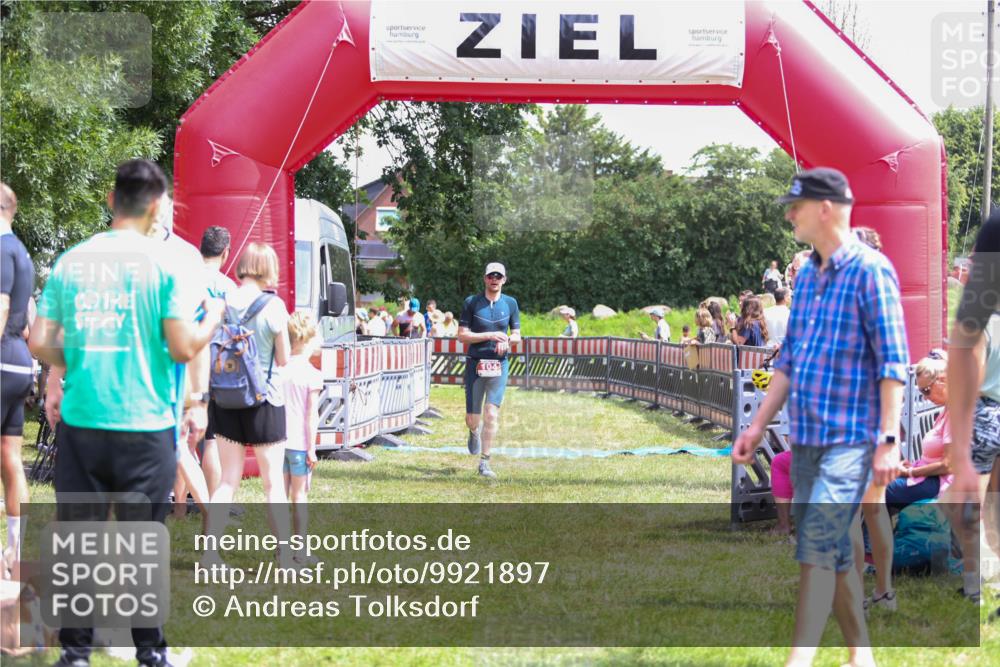 21.06.2026 - 29. Vierlanden-Triathlon Andreas Tolksdorf http://msf.ph/oto/9921897 21.06.2026 13:41:05 Ziel 104, 761 meine-sportfotos.de