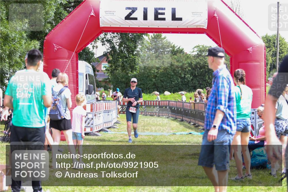21.06.2026 - 29. Vierlanden-Triathlon Andreas Tolksdorf http://msf.ph/oto/9921905 21.06.2026 13:41:05 Ziel 104, 761 meine-sportfotos.de