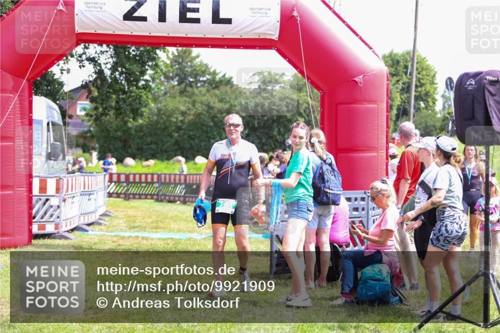 21.06.2026 - 29. Vierlanden-Triathlon Andreas Tolksdorf http://msf.ph/oto/9921909 21.06.2026 13:41:19 Ziel 635 meine-sportfotos.de