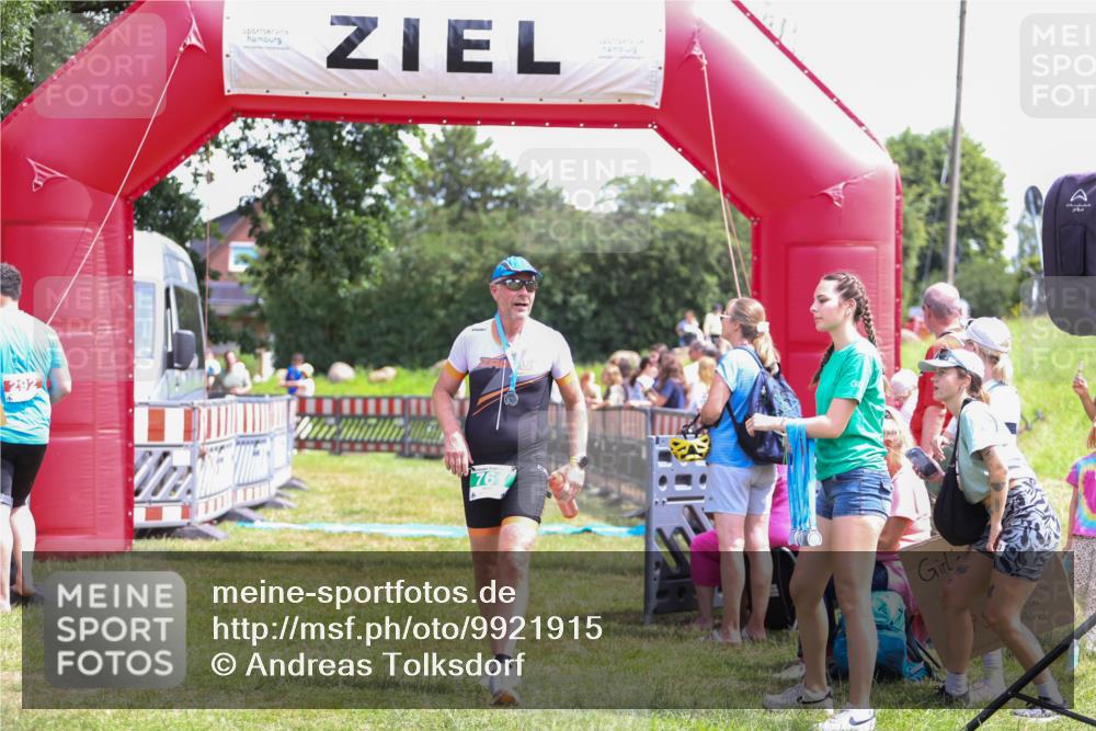 21.06.2026 - 29. Vierlanden-Triathlon Andreas Tolksdorf http://msf.ph/oto/9921915 21.06.2026 13:41:21 Ziel 635 meine-sportfotos.de