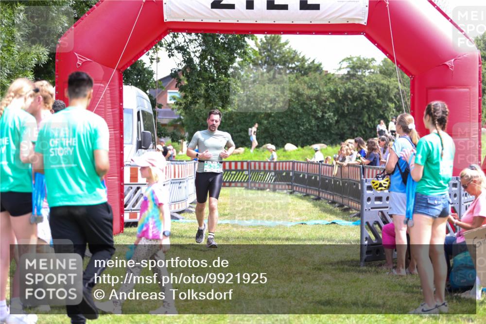 21.06.2026 - 29. Vierlanden-Triathlon Andreas Tolksdorf http://msf.ph/oto/9921925 21.06.2026 13:41:28 Ziel 635 meine-sportfotos.de