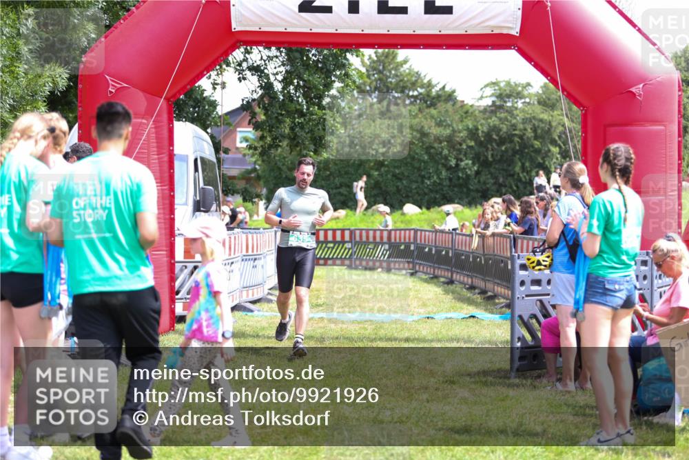 21.06.2026 - 29. Vierlanden-Triathlon Andreas Tolksdorf http://msf.ph/oto/9921926 21.06.2026 13:41:28 Ziel 635 meine-sportfotos.de