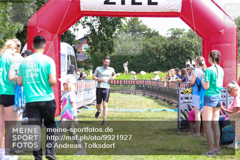 21.06.2026 - 29. Vierlanden-Triathlon Andreas Tolksdorf http://msf.ph/oto/9921927 21.06.2026 13:41:28 Ziel 635 meine-sportfotos.de