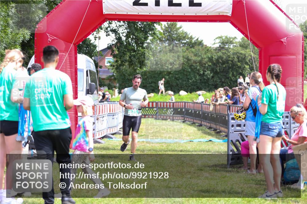 21.06.2026 - 29. Vierlanden-Triathlon Andreas Tolksdorf http://msf.ph/oto/9921928 21.06.2026 13:41:28 Ziel 635 meine-sportfotos.de
