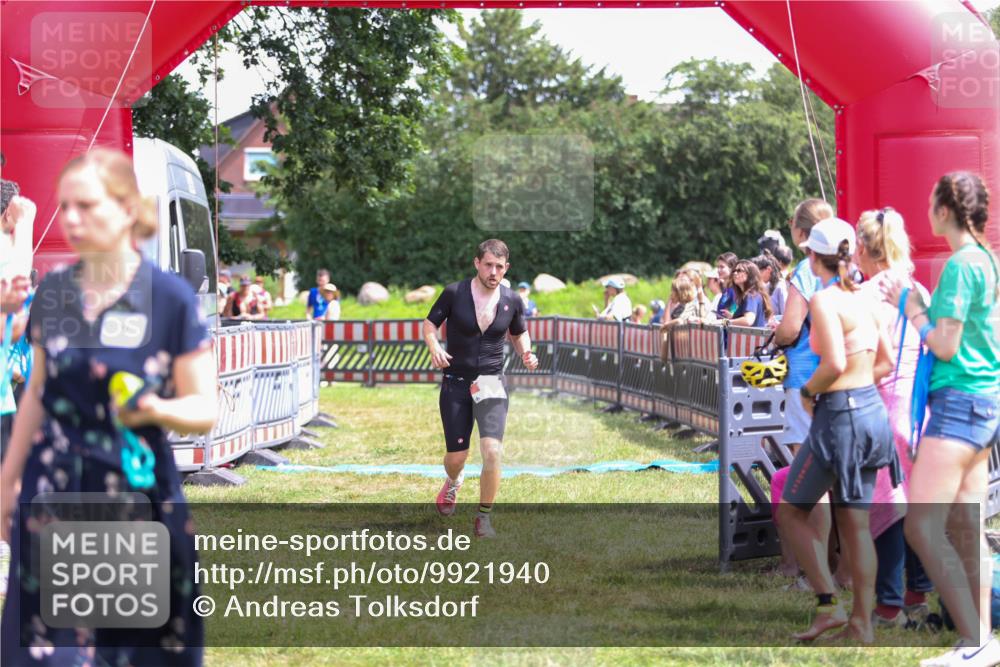 21.06.2026 - 29. Vierlanden-Triathlon Andreas Tolksdorf http://msf.ph/oto/9921940 21.06.2026 13:41:42 Ziel 90, 1353 meine-sportfotos.de