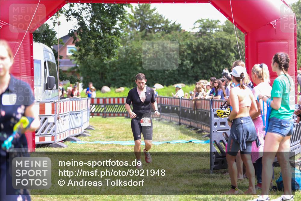 21.06.2026 - 29. Vierlanden-Triathlon Andreas Tolksdorf http://msf.ph/oto/9921948 21.06.2026 13:41:42 Ziel 90, 1353 meine-sportfotos.de